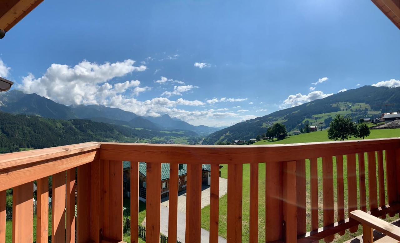 La Montana - Ski & Hiking Lodge Шладминг Экстерьер фото