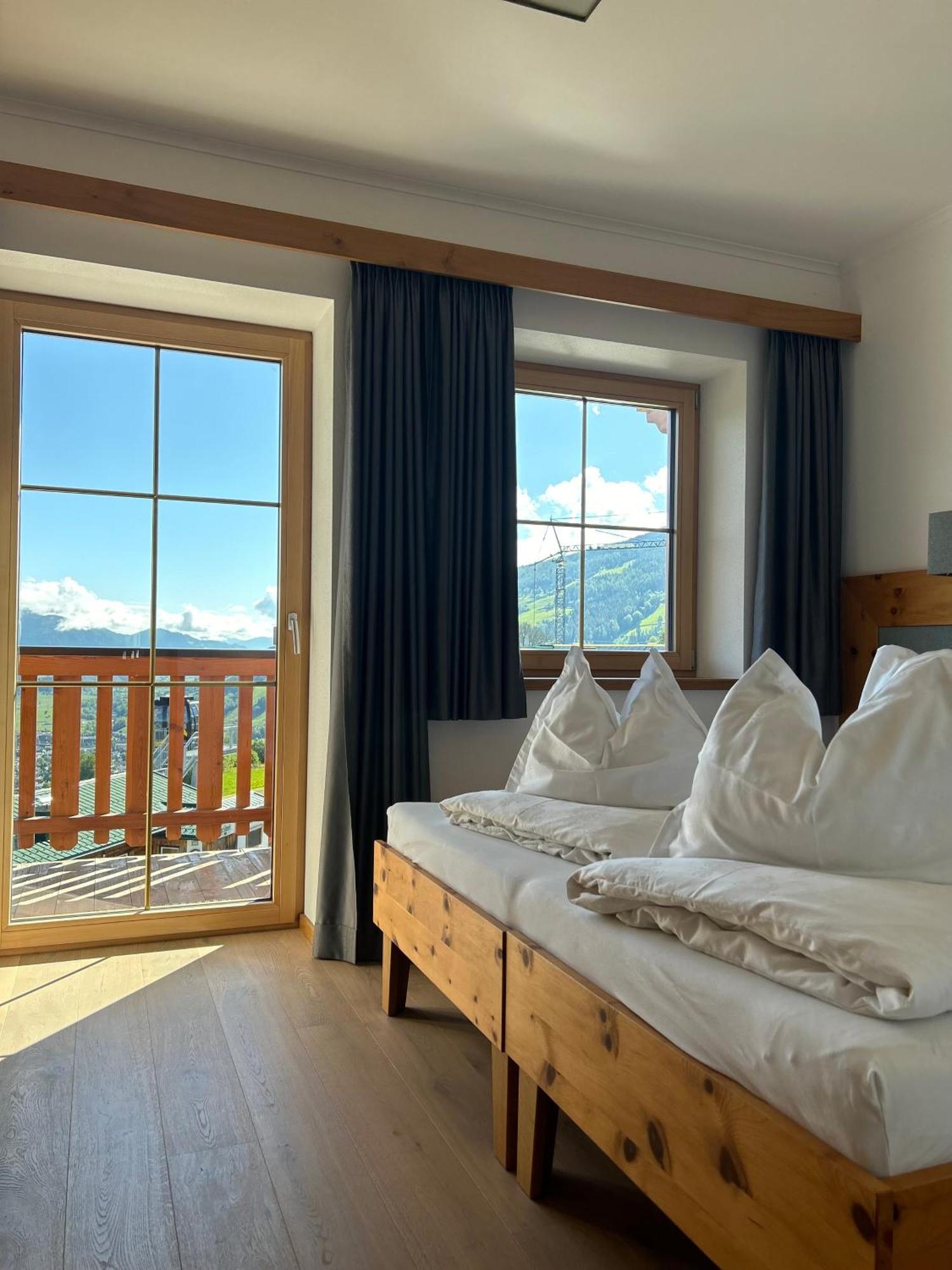 La Montana - Ski & Hiking Lodge Шладминг Экстерьер фото
