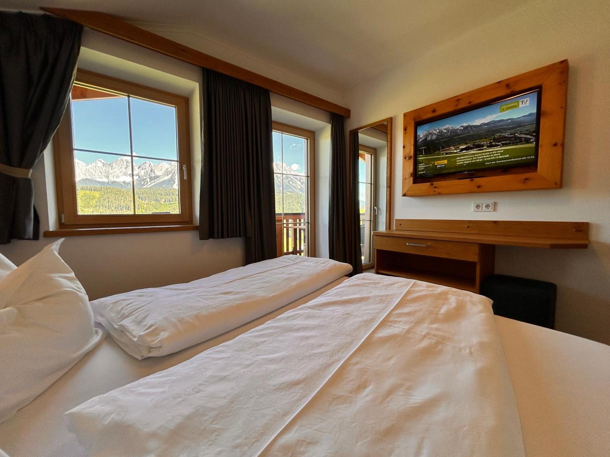 La Montana - Ski & Hiking Lodge Шладминг Экстерьер фото