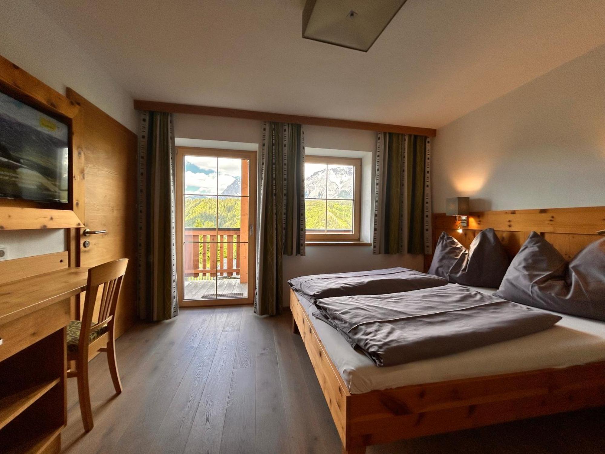 La Montana - Ski & Hiking Lodge Шладминг Экстерьер фото