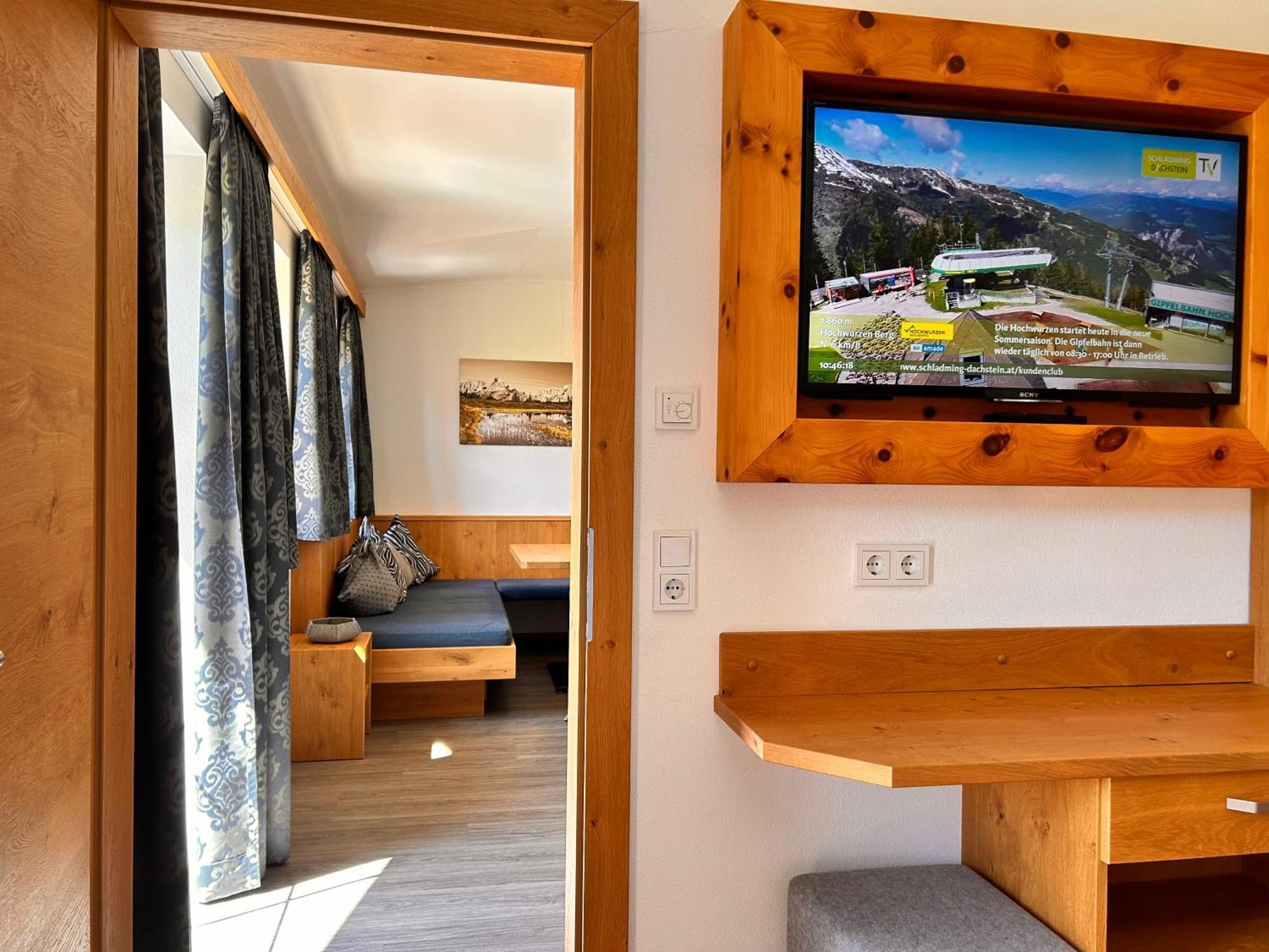 La Montana - Ski & Hiking Lodge Шладминг Экстерьер фото
