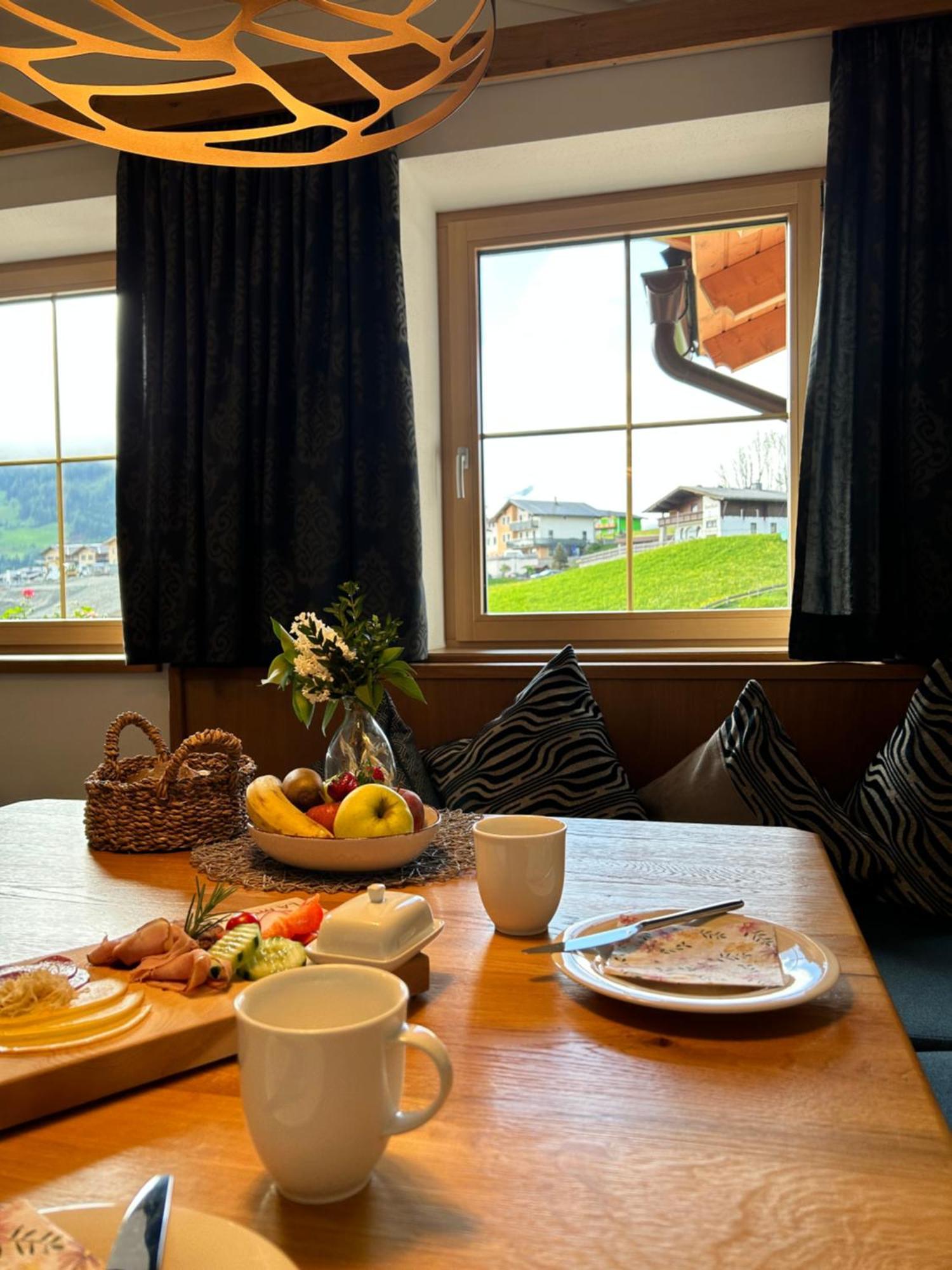 La Montana - Ski & Hiking Lodge Шладминг Экстерьер фото